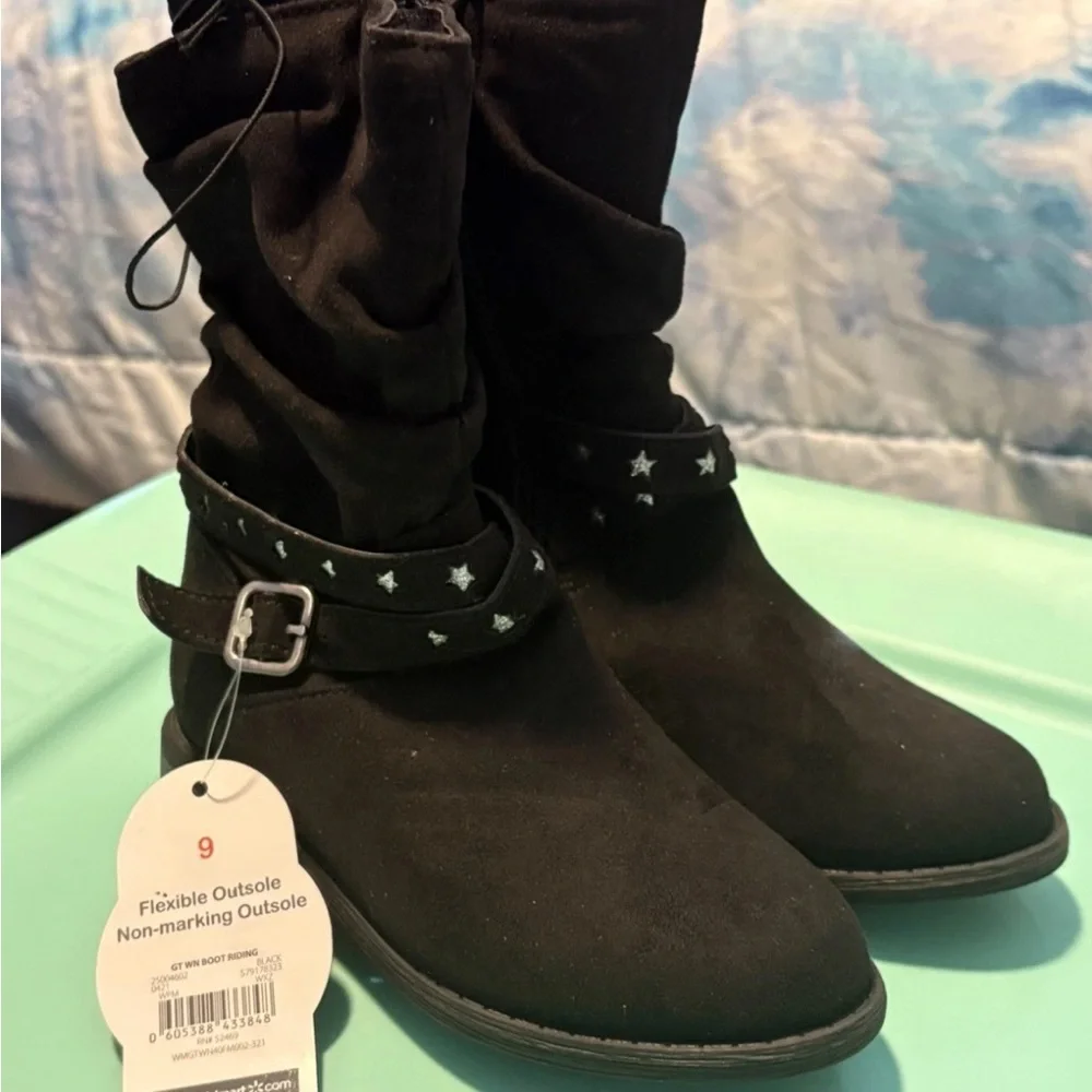 Girls boots, size9